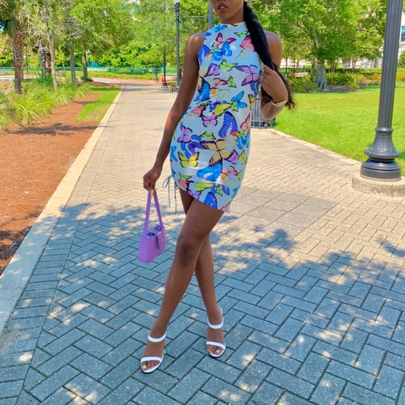 ‼️ $6.25 when you bundle 4 dresses for $25 ‼️🛑Backless Mini Dress 💜 - Picture 1 of 8